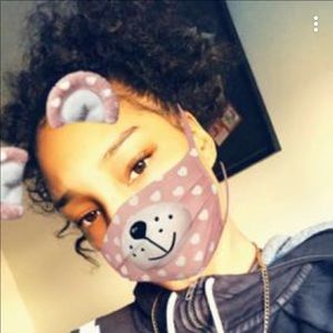 Meet your Posher, Dionne